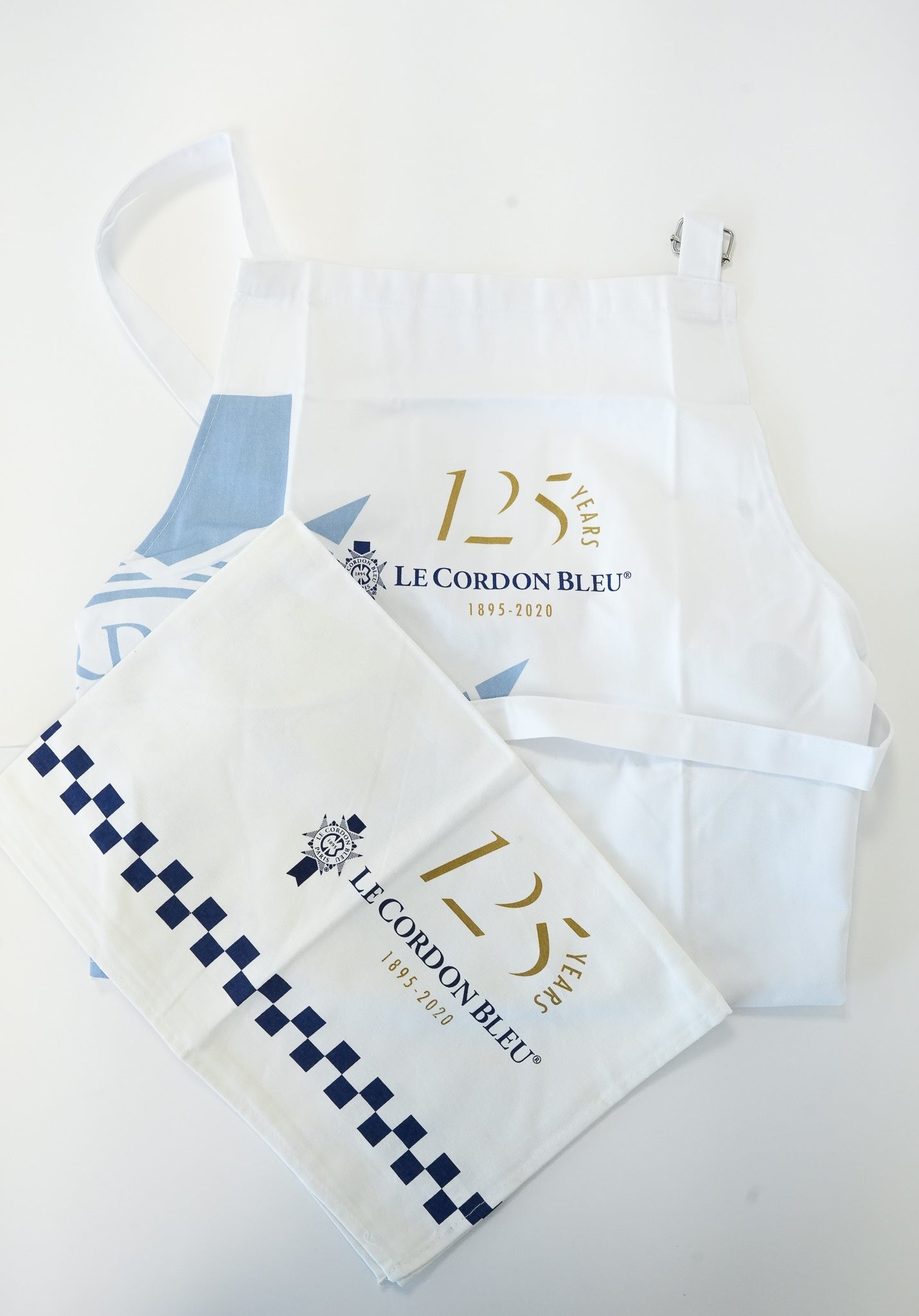 Culinary Gift Set - Blue Tea Towel & Adult Apron – La Boutique Le