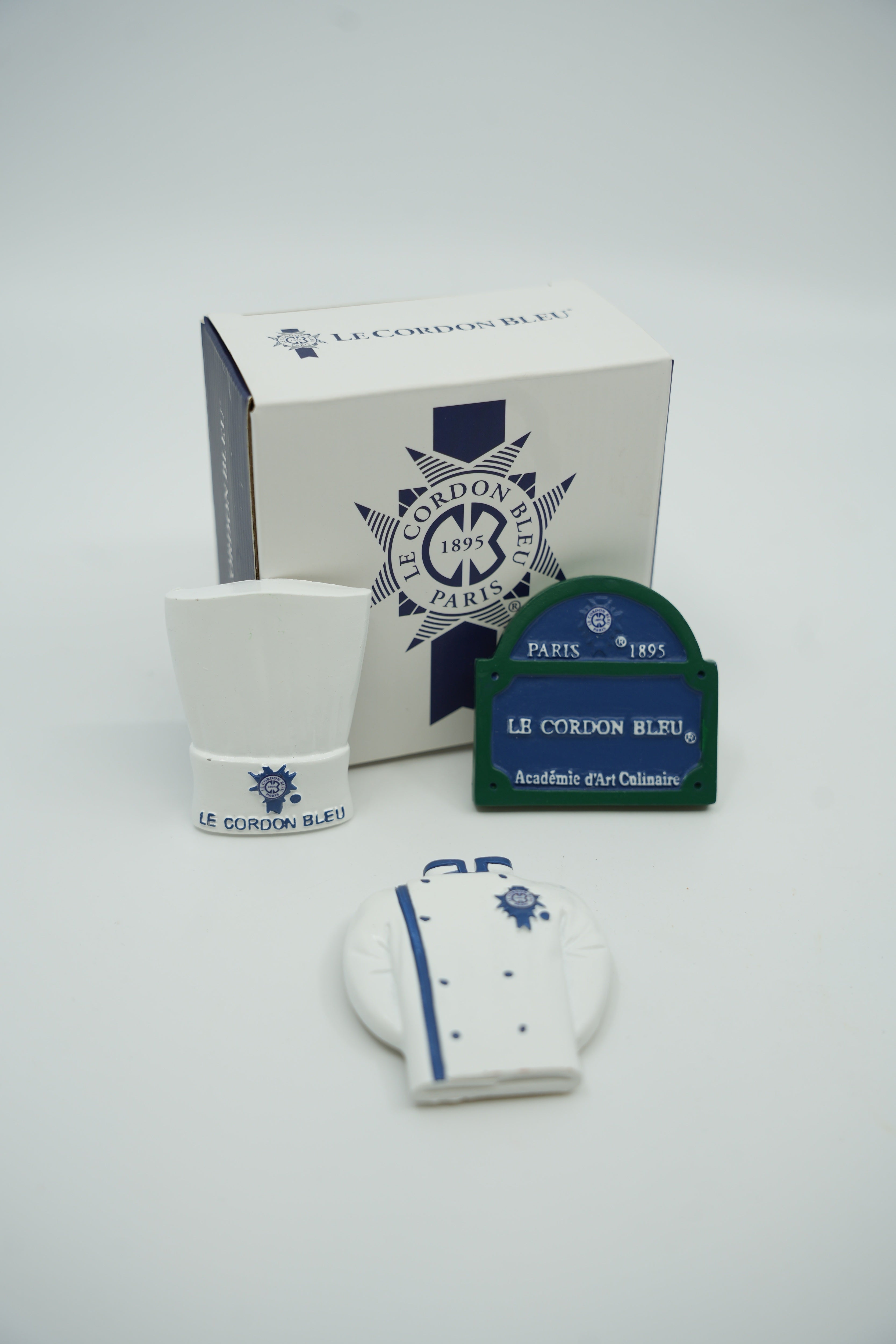 フランスle cordon bleu by spring スイス製鍋 Amazon.co.jp: LE CORDON BLEU ラウンドココット20cm(ローリエ